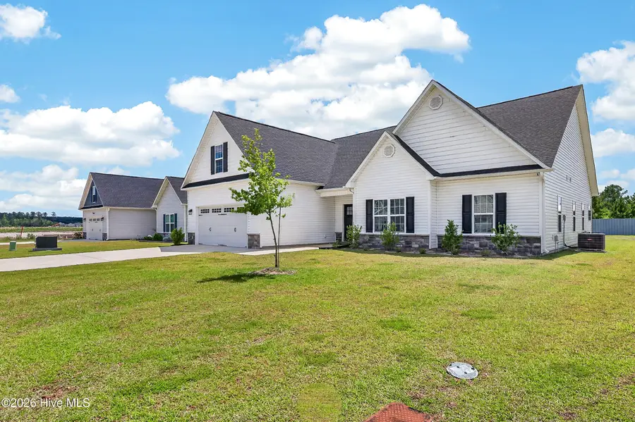 592 Appalachian Trail S, Jacksonville, NC 28546 - #3
