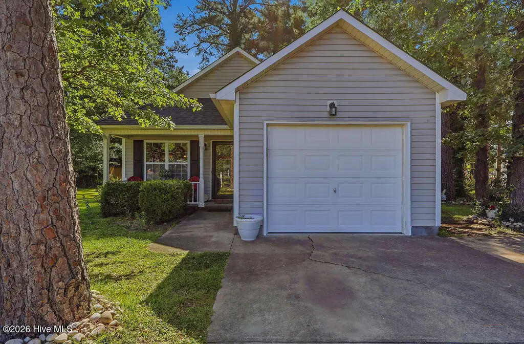 709 Foy Avenue, Maysville, NC 28555 - #1