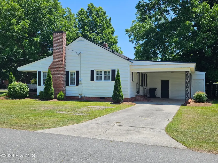 207 Stewart Avenue, Clinton, NC 28328 - #3