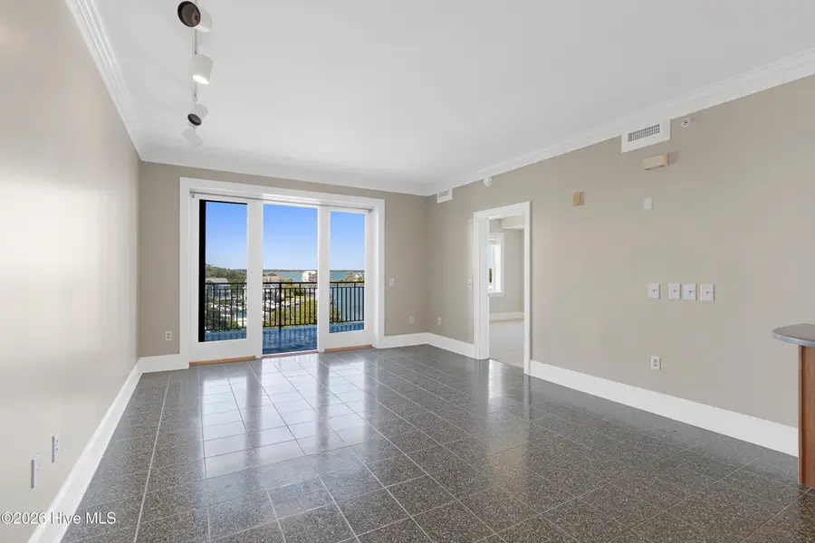 4425 Arendell #402 Harborside Club, Morehead City, NC 28557 - #3