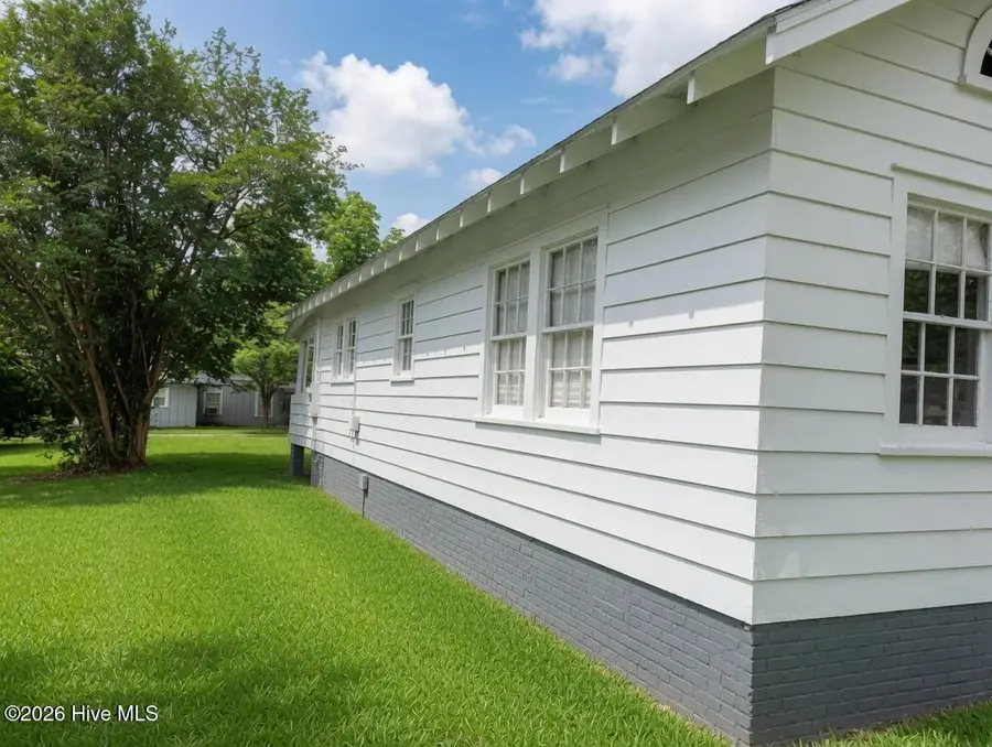204 Jefferson Street, Whiteville, NC 28472 - #3
