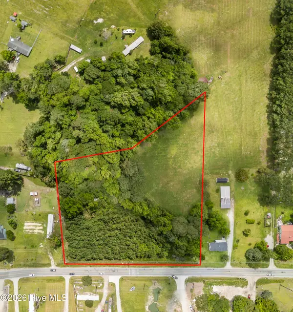 826 Sand Ridge Road, Hubert, NC 28539