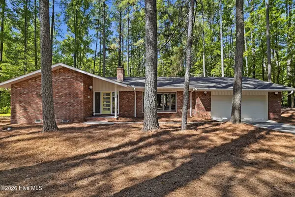 228 Heather Lane, Southern Pines, NC 28387