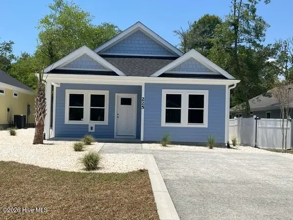 225 NE 75th Street, Oak Island, NC 28465