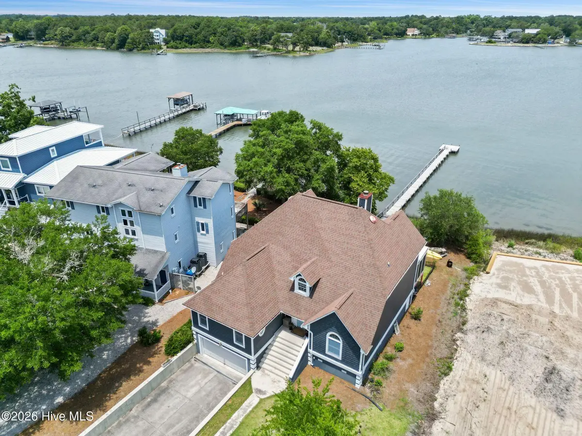 915 Chadwick Shores Drive, Sneads Ferry, NC 28460 - #1