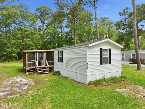 2105 Country Living Lane, Morehead City, NC 28557