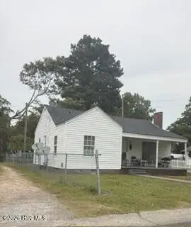 213 E Hillsboro Street, Mount Olive, NC 28365 - #1