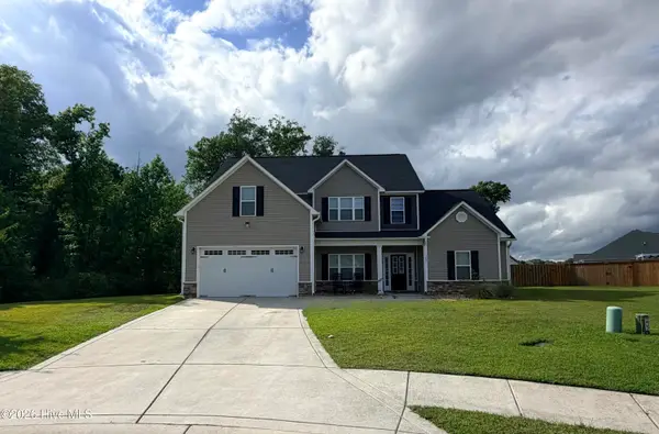 302 Seaglass Court, Swansboro, NC 28584