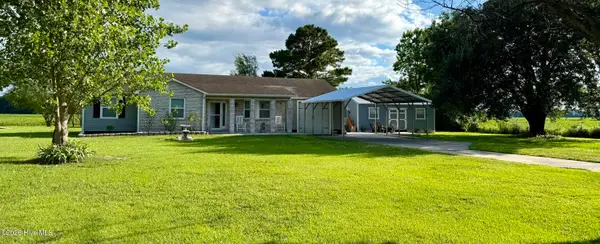 4933 White Oak River Road, Maysville, NC 28555