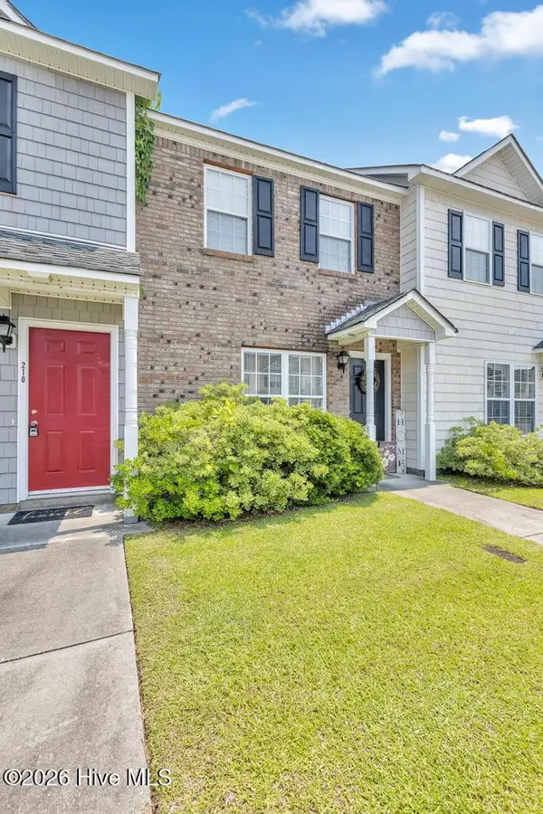 208 Bridgewood Drive, Jacksonville, NC 28540