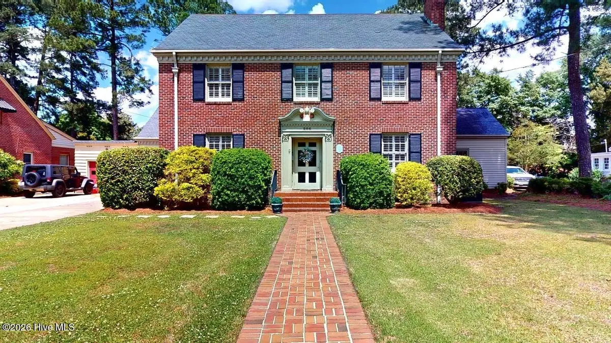 206 W James Street, Mount Olive, NC 28365 - #1