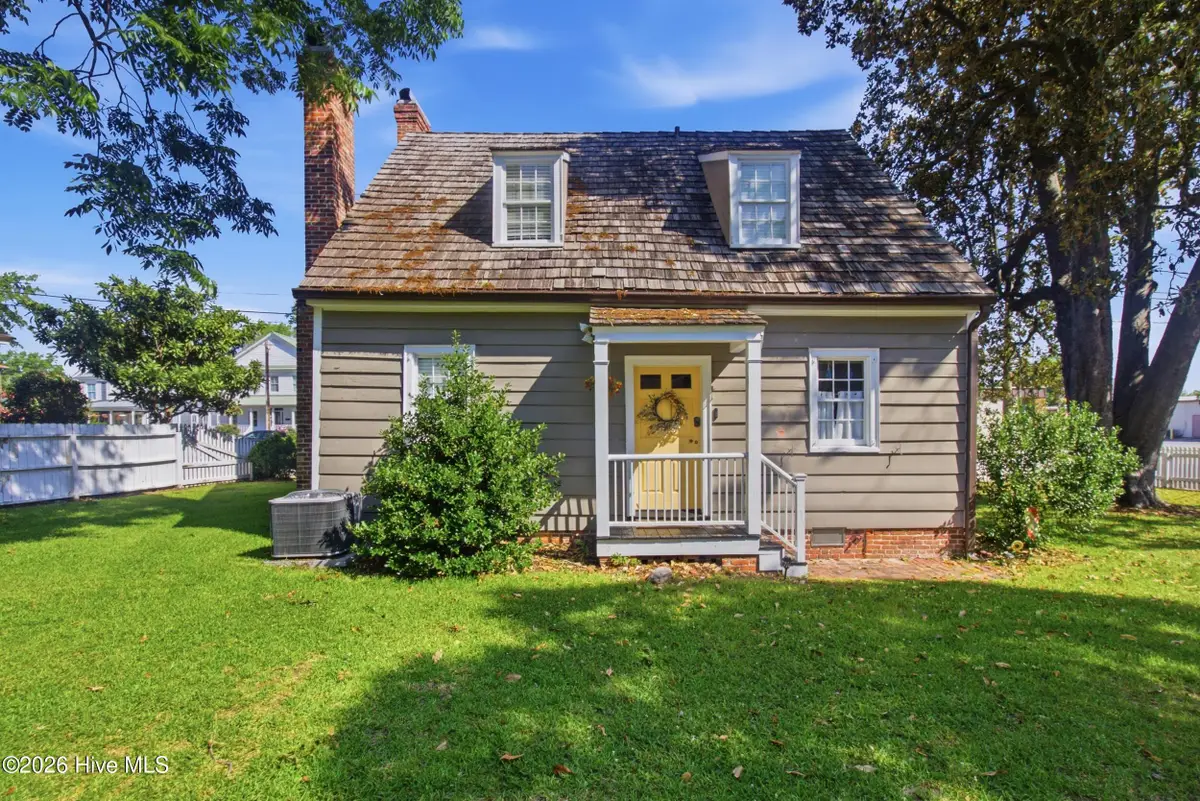 403 Queen Street, New Bern, NC 28562 - #1