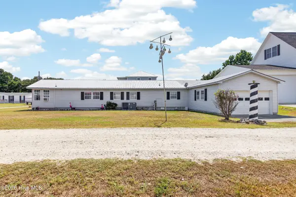 100 Crews Lane, Hubert, NC 28539