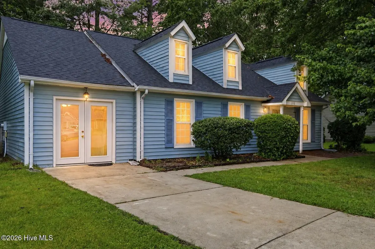 208 E Cameron Court, Jacksonville, NC 28546 - #1