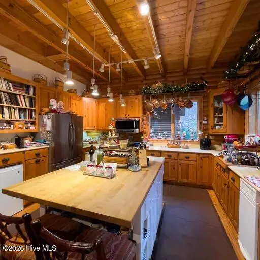 496 Holloway Road, Robbinsville, NC 28771 - #2