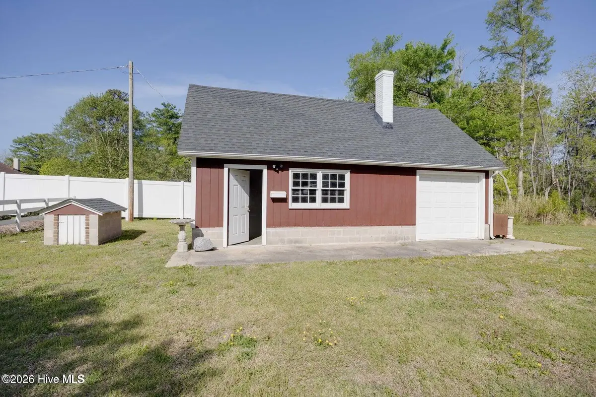 322 1/2 River Off Road, Washington, NC 27889 - #1