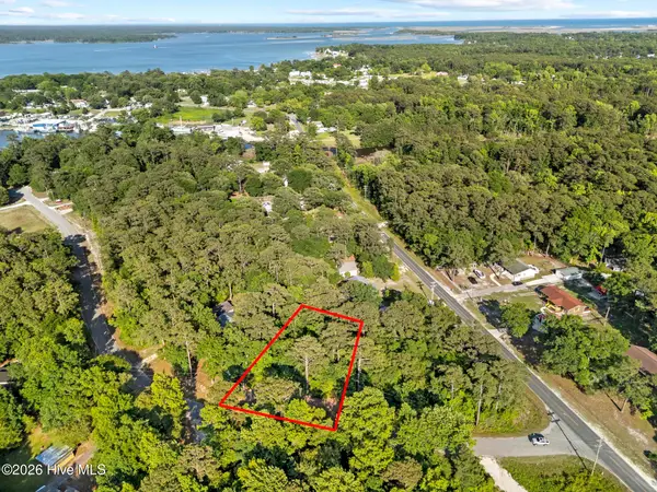 000 Holly Drive, Sneads Ferry, NC 28460