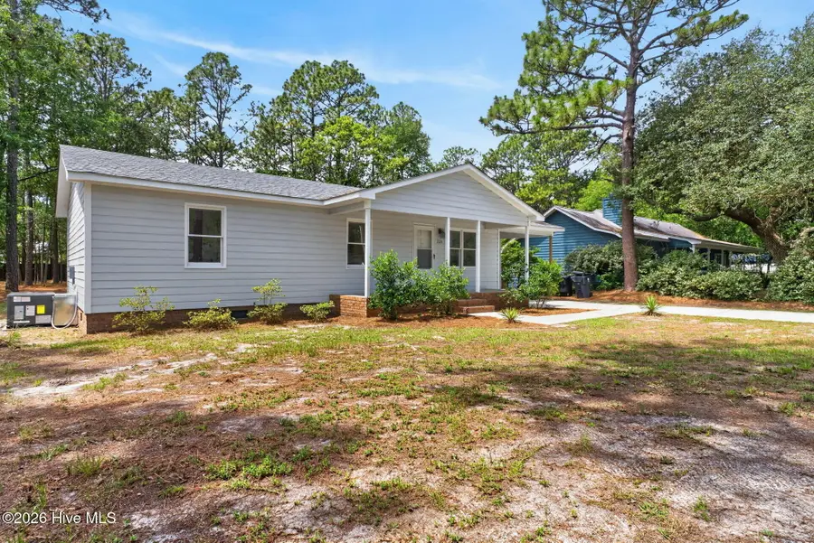 225 E 11th Street #E, Southport, NC 28461 - #3