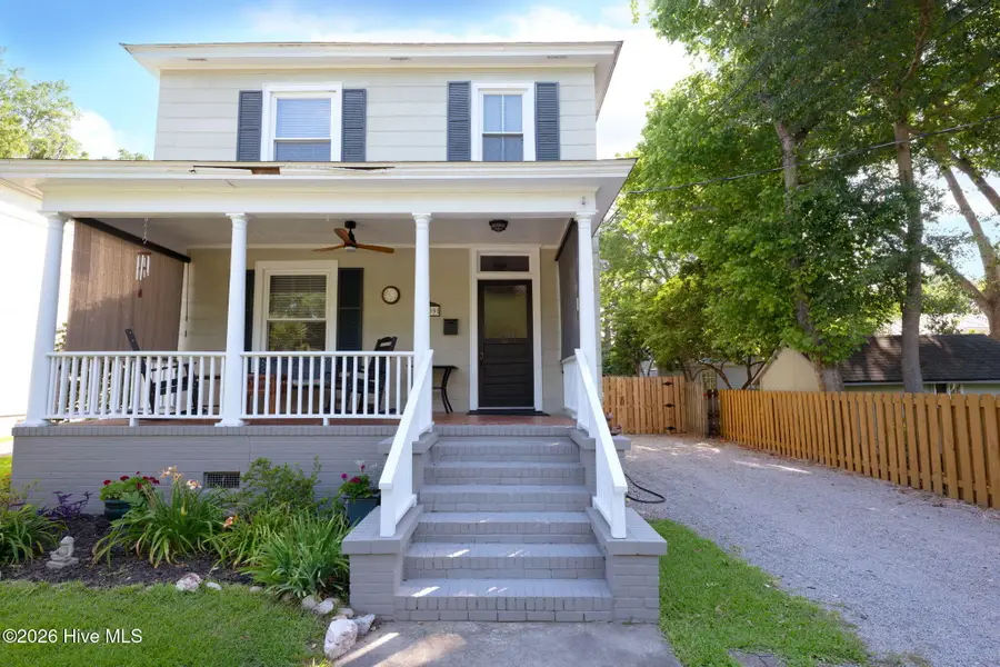 1409 N Pasteur Street, New Bern, NC 28560 - #2