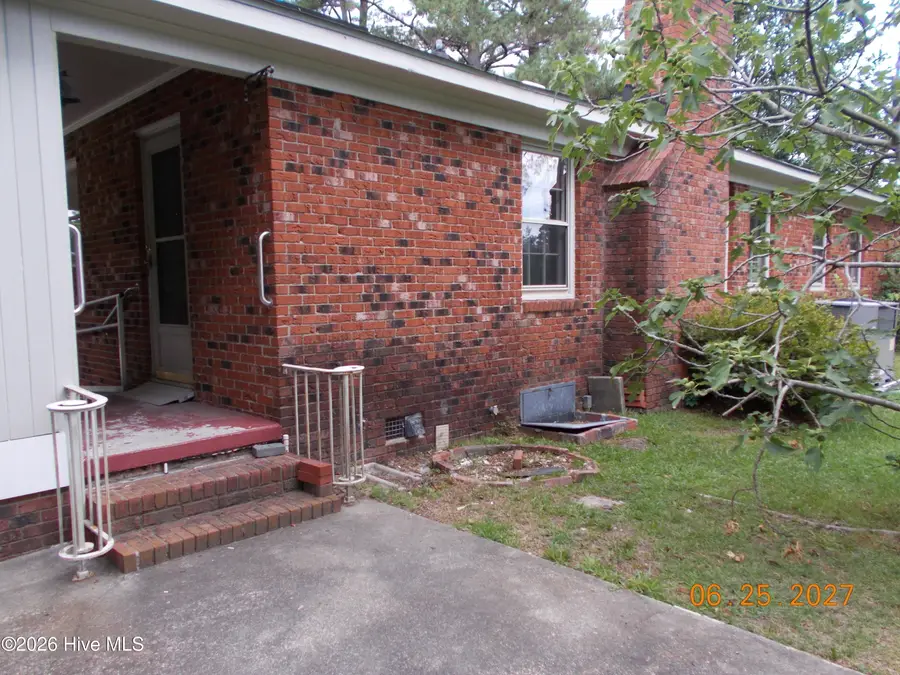 2209 Stanton Road, Kinston, NC 28504 - #2