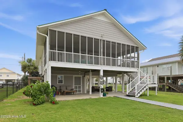 1023 1st Street, Surf City, NC 28445