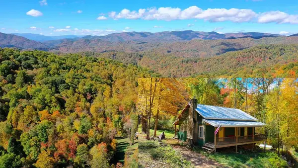 575 Vestal Cochran Road, Topton, NC 28781