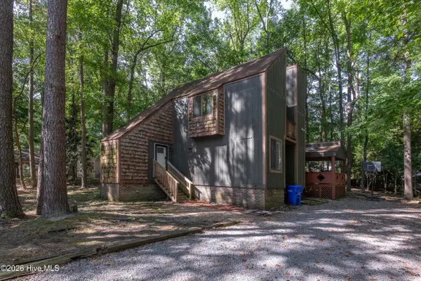 107 Tanglewood Drive, Greenville, NC 27858