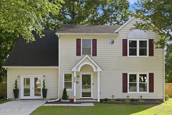 204 S Carlisle Court, Jacksonville, NC 28546
