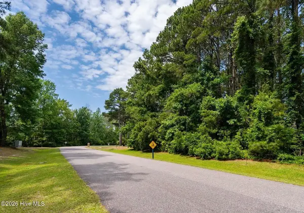 175 W Side Lane, Powells Point, NC 27966