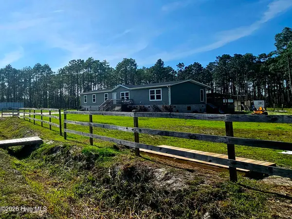 2094 Traders Neck Road, Hampstead, NC 28443