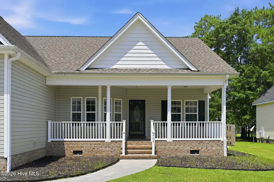 204 Wedgefield Circle, Maple Hill, NC 28454 - #3