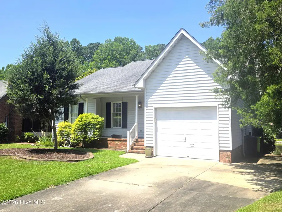 207 Lakemere Drive, New Bern, NC 28562 - #2