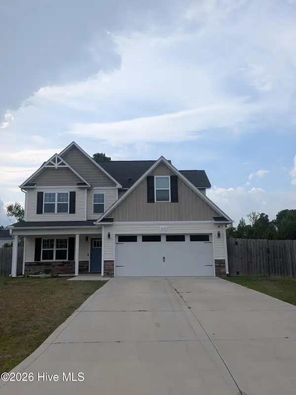 605 Coral Reef Court, Sneads Ferry, NC 28460
