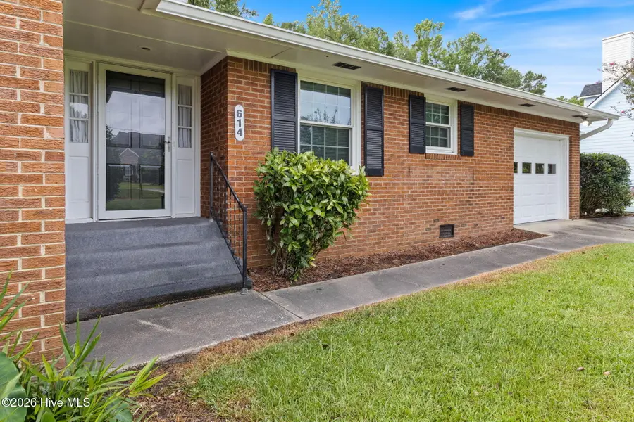 614 Wedgewood Road, Whiteville, NC 28472 - #2