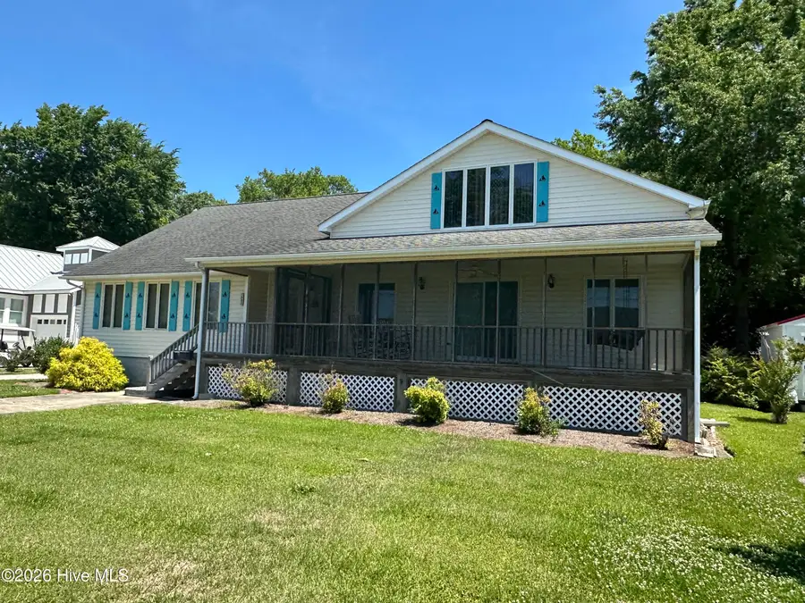 463 E Water Street, Belhaven, NC 27810 - #2