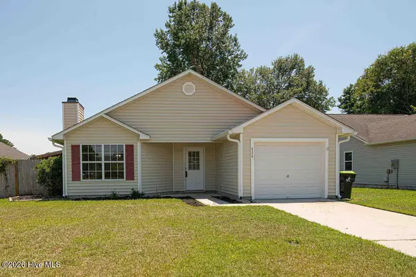 828 S Dogwood Lane, Swansboro, NC 28584