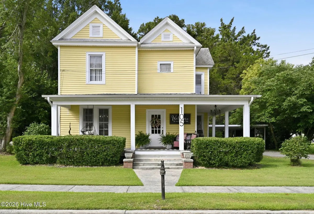 105 E Hargett Street, Richlands, NC 28574 - #1