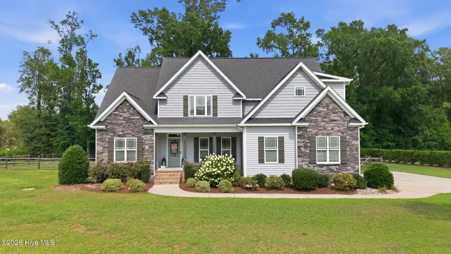 957 Bedford Heights Drive, Grimesland, NC 27837 - #2