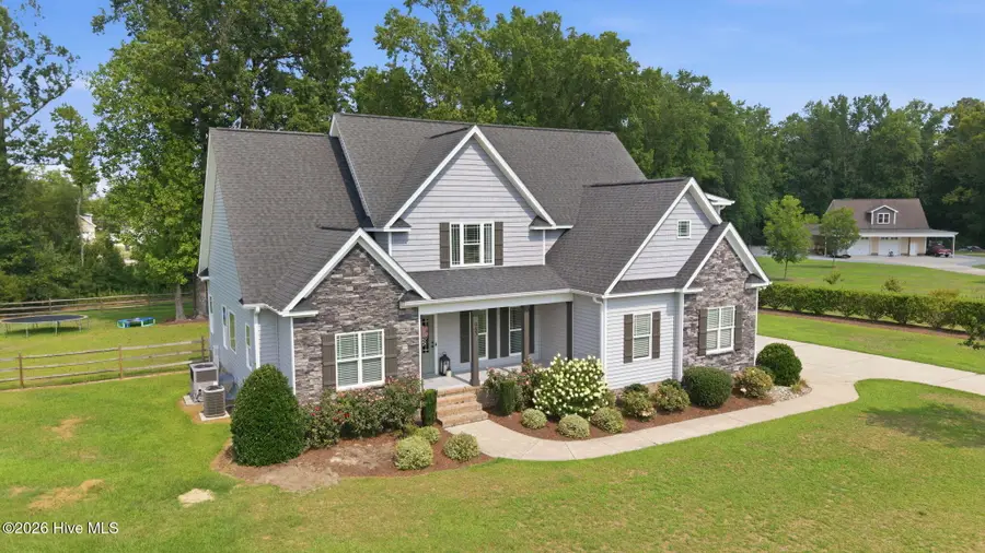 957 Bedford Heights Drive, Grimesland, NC 27837 - #3