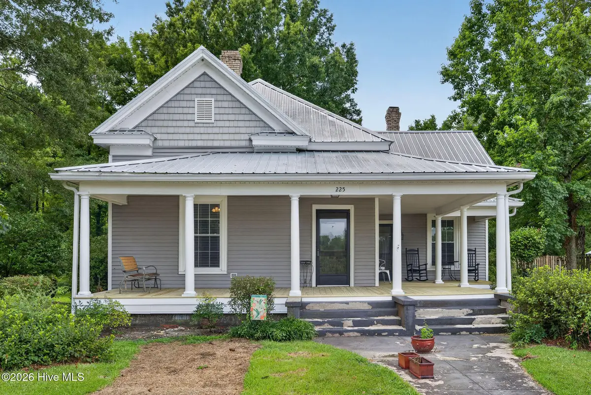 225 Carr Avenue, Rocky Point, NC 28457 - #1