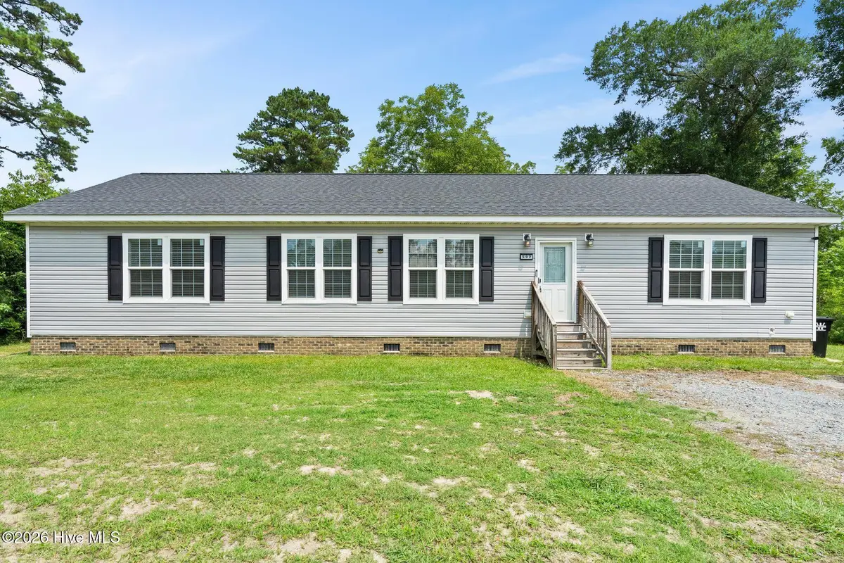 502 W Fremont Street, Burgaw, NC 28425 - #1
