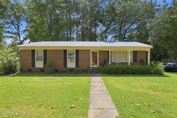1001 E Scotsdale Road, Laurinburg, NC 28352