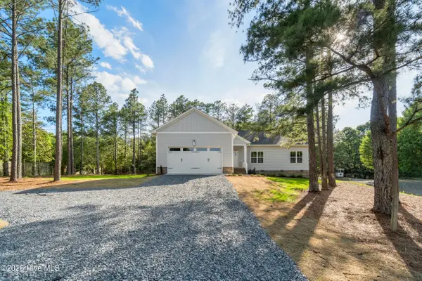 185 Shagbark Court, West End, NC 27376