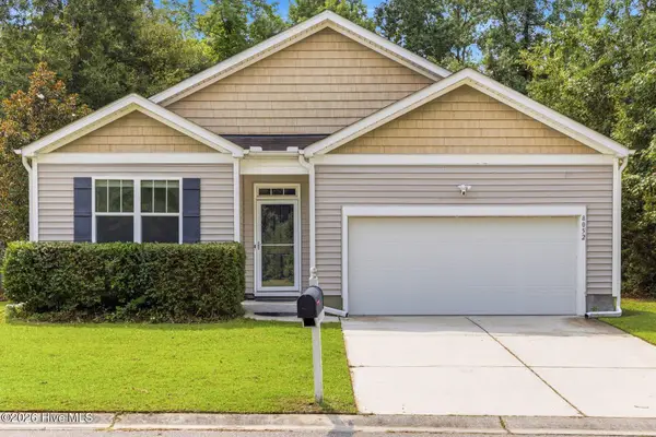 8052 W Highcroft Drive Ne, Leland, NC 28451