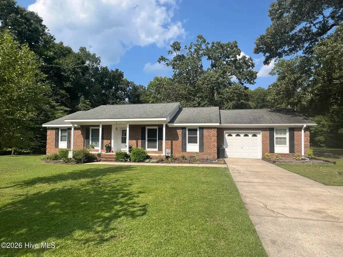 197 Hillcrest Drive, Elizabethtown, NC 28337 - #1