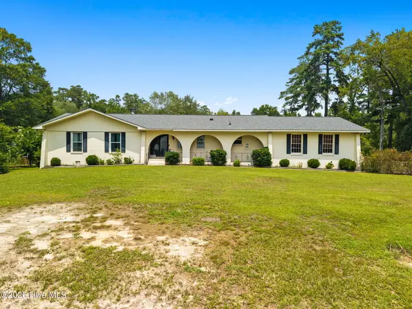 423 S Edgewood Circle, Whiteville, NC 28472