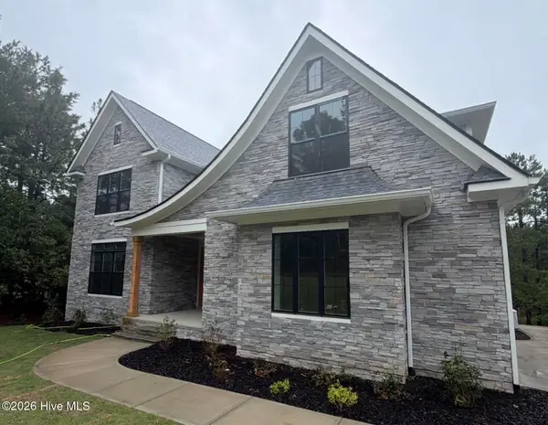 16 Overpeck Lane, Pinehurst, NC 28374