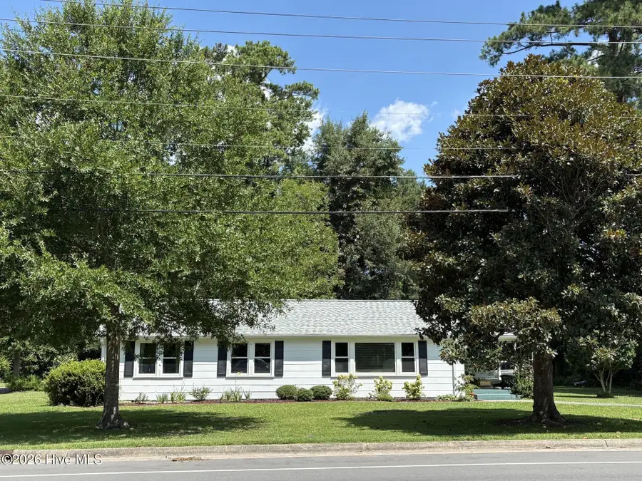 602 E Wilmington Street, Burgaw, NC 28425 - #2