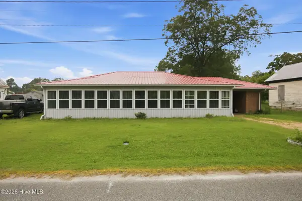 208 N West Avenue, Oak City, NC 27857