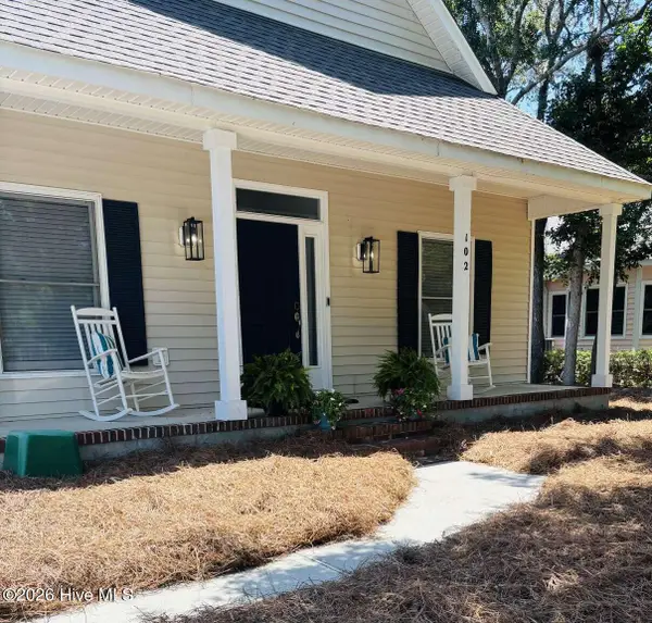 102 Oceangreens Lane, Oak Island, NC 28465